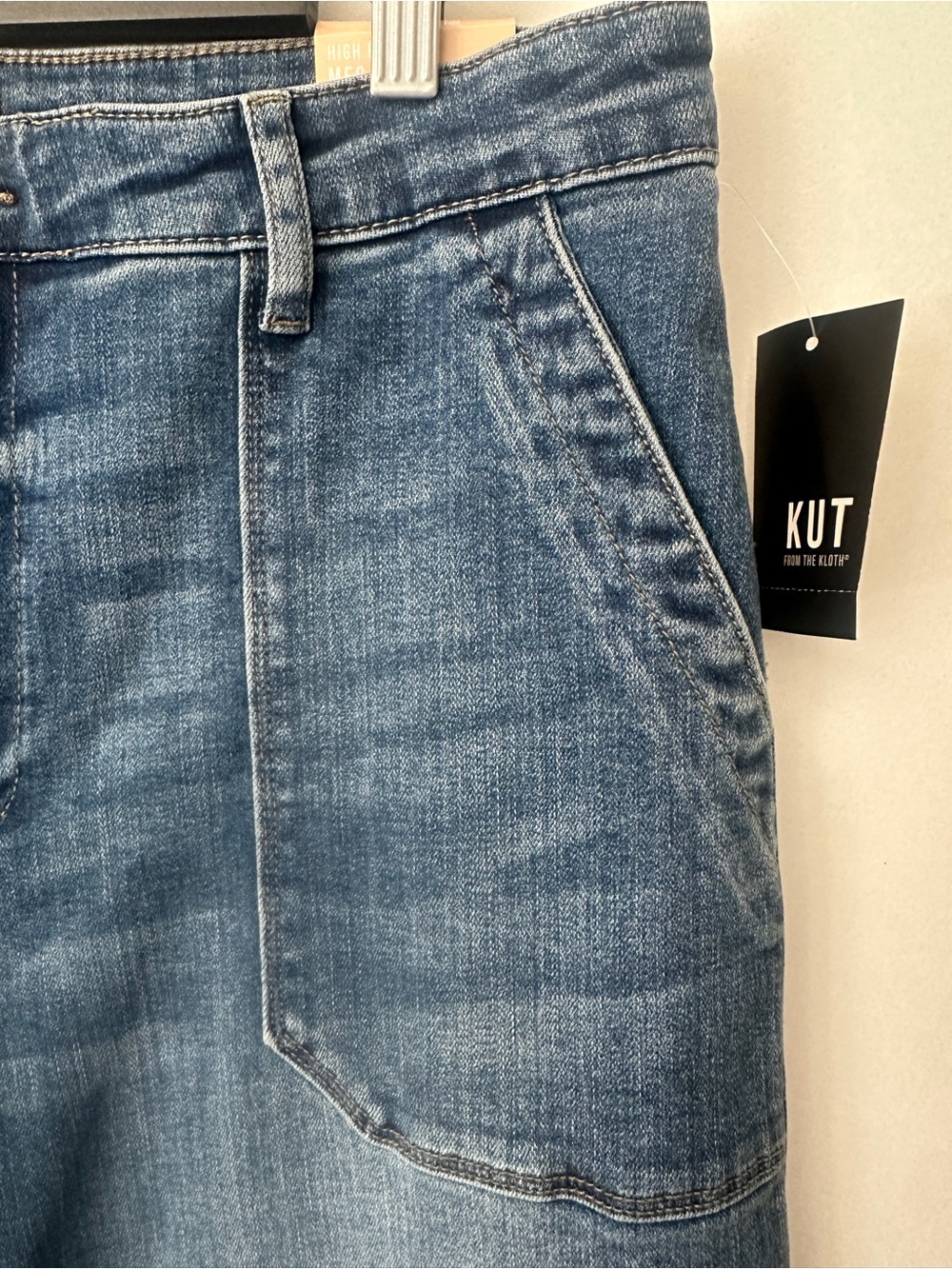 Kut from the Kloth Medium Light Blue Wide-Leg Jeans - Picture 6 of 11